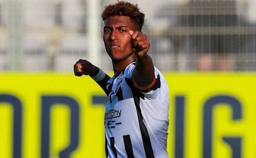 Portimonense salva ponto com penálti tardio frente à Oliveirense