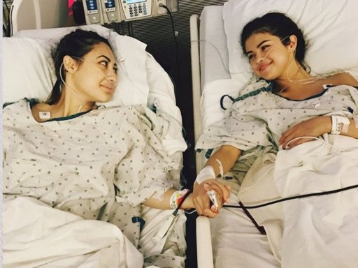 Selena Gomez Publica Fotos de su Boda con Taylor Swift como Protagonista