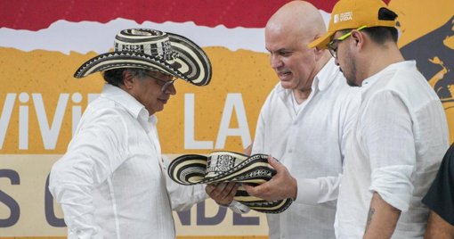 Gobierno Designa a 16 Exjefes Paramiliatres como Gestores de Paz