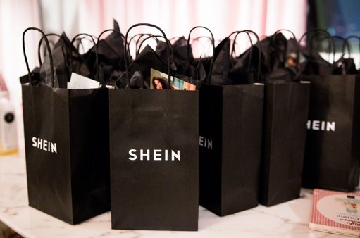 Shein abre primeira loja física permanente em Paris sob forte controvérsia