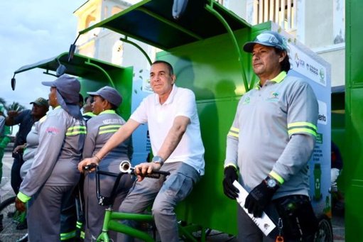 Corpoguajira dignifica la labor de los recicladores de Riohacha con la entrega de 40 triciclos