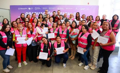 Se gradúa nueva generación del programa "Mujeres al Volante" en Baja California