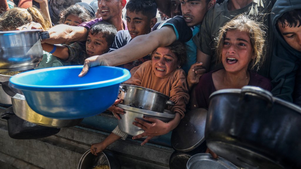 Crise humanitária em Gaza agrava-se com mortes por desnutrição