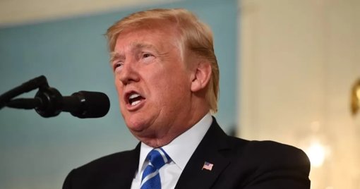 Trump amenaza con retirar licencias a medios de comunicación críticos