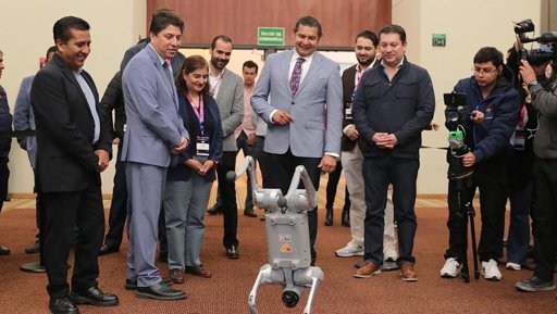 Estudiantes de la BUAP presentan "Tommy Bot", un robot rescatista con IA