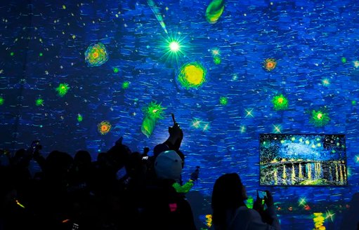 Roborock Saros Rover: La aspiradora robot que sube escaleras