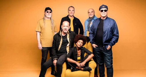 Banda Delfins celebra 40 anos de carreira no podcast "Posto Emissor"