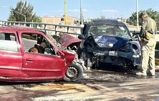 Choque frontal en puente de Aguascalientes deja una mujer sin vida y dos heridos graves