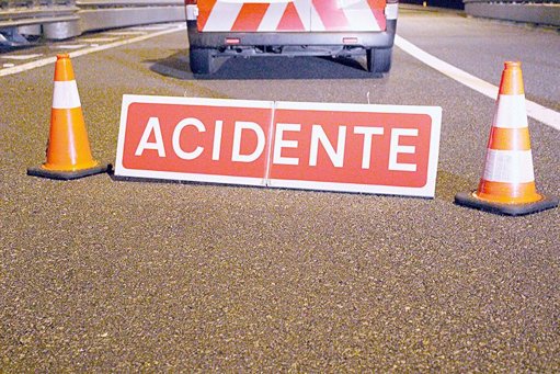 Acidente mortal na A33 entre ligeiro e motociclo causa uma vítima