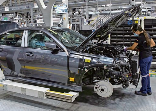 México propone aranceles de hasta 50% a vehículos chinos