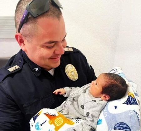 Policía de Chihuahua se Convierte en Héroe Local al Asistir en Cinco Partos