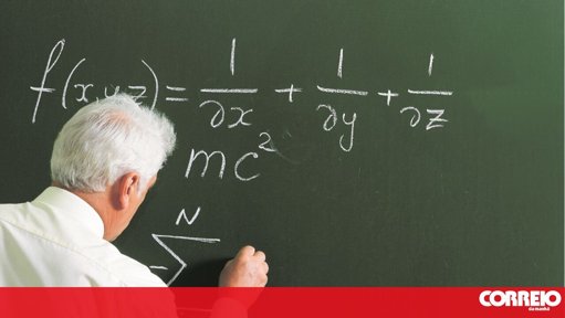 O Paradoxo dos Professores Portugueses: Satisfeitos na Profissão, mas Desgastados pelas Condições