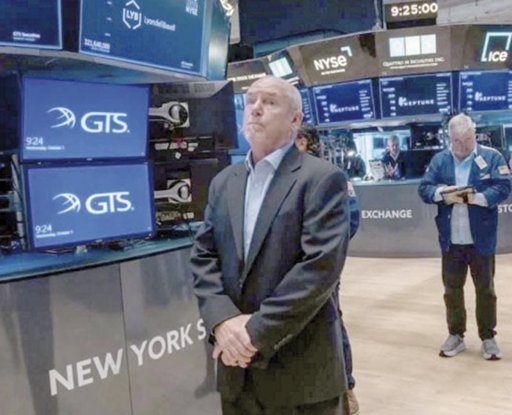 Guerra comercial EE.UU.-China se intensifica con amenaza de restricciones a software