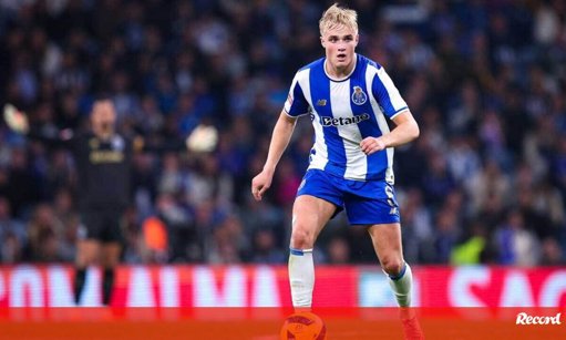 Froholdt recupera de traumatismo e é opção para o FC Porto na Liga Europa