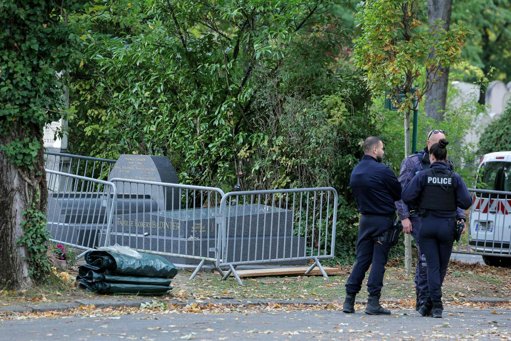 Profanation de la tombe de Robert Badinter : un suspect de 23 ans interpellé