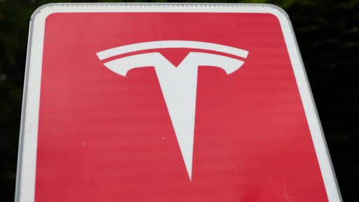 Tesla Enfrenta Desafios Regulatórios e Financeiros