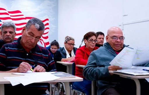 Administración Trump Implementa un Examen de Ciudadanía Más Riguroso