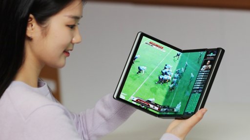 Samsung prepara smartphone dobrável com três ecrãs e sistema de três baterias