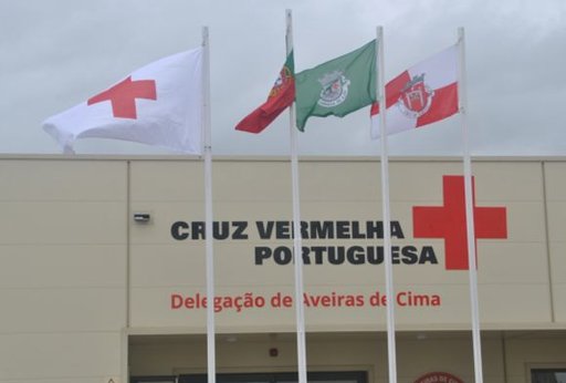 Município de Azambuja Apoia Cruz Vermelha na Compra de Nova Ambulância