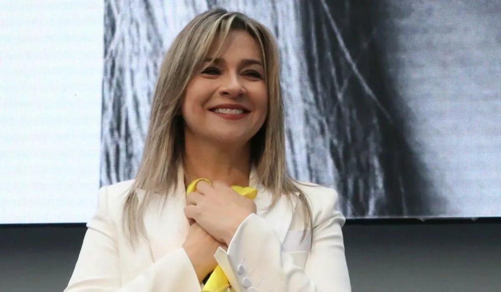 Vicky Dávila perfila una campaña de ruptura con el Gobierno Petro y busca unir al "antipetrismo"