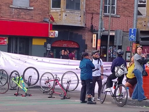 Ciclista muere arrollado por unidad del Metrobús en la GAM; manifestantes bloquean Insurgentes