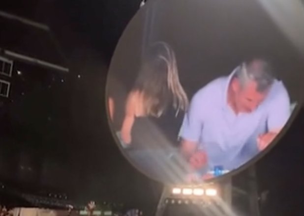 Escândalo da 'Kiss Cam' em Concerto dos Coldplay Leva a Demissões e Campanha Inusitada