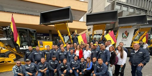 Entrega de maquinaria al Tolima genera controversia política y defensas institucionales