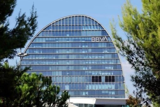 La Oferta de BBVA por Sabadell Enfrenta División entre Inversionistas Clave