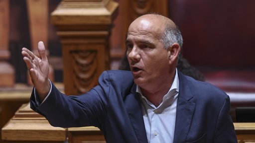 PCP anuncia voto contra e promete "travar" Orçamento do Estado para 2026