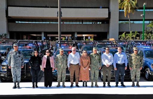 Gobierno de Sinaloa refuerza seguridad con la entrega de 80 nuevas patrullas