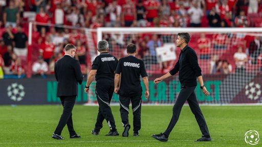 Derrota-choque do Benfica na Champions dita saída de Bruno Lage e regresso de José Mourinho