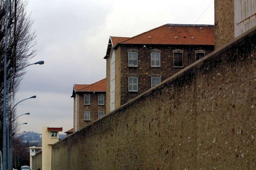Prison d'Aix-Luynes : des surveillants blessés par un détenu, la surpopulation carcérale en cause