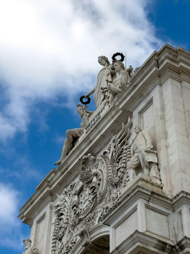 OE2026: Governo aponta para excedente marginal, mas agências de 'rating' e FMI divergem nas previsões