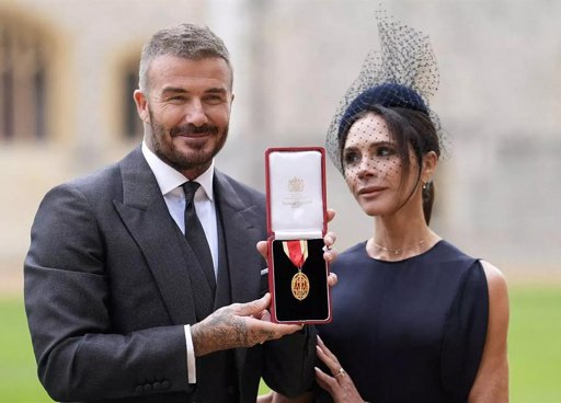 David Beckham es nombrado caballero por el rey Carlos III