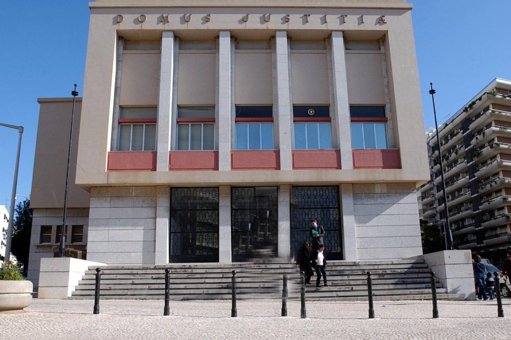 Procuradores Contestam Novo Modelo de Colocações e Ameaçam com Mais Protestos