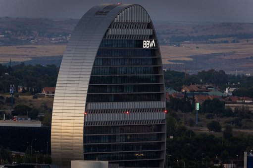 Fracasa la OPA hostil de BBVA sobre Banco Sabadell mientras ambas entidades registran resultados positivos