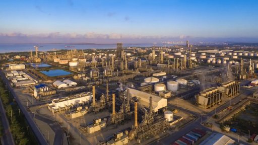 DIAN ordena a Reficar el pago de $17.406 millones por IVA y niega recursos