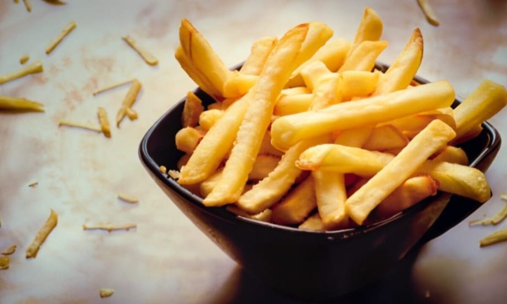 Cadenas de comida rápida capitalizan el Día Mundial de las Papas Fritas