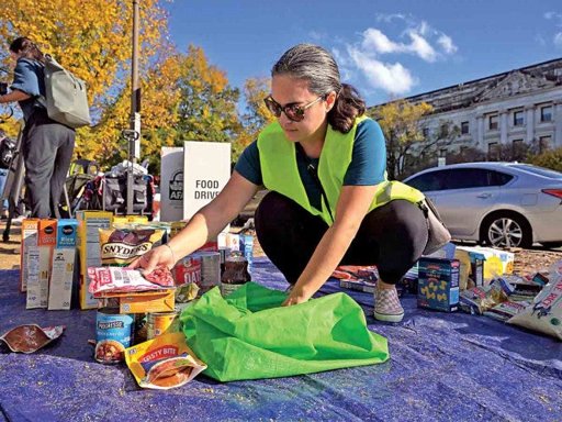 Cierre de gobierno paraliza servicios en EE.
UU. y genera crisis en ayuda alimentaria y tráfico aéreo