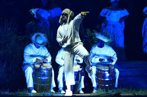 Bad Bunny Cierra Gira en México con Invitados de Lujo y Récords de Asistencia