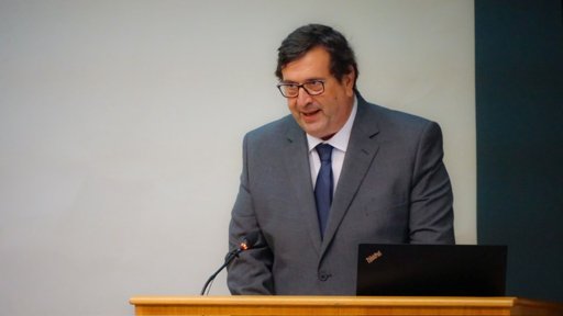 Governo e Embraer assinam acordo para fábrica de aeronaves em Beja