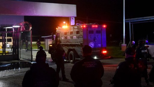 Jueza frena orden de captura contra capitán de la Marina implicado en 'huachicol fiscal'