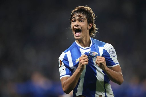 Jovem Rodrigo Mora Emerge como Herói na Vitória Europeia do FC Porto