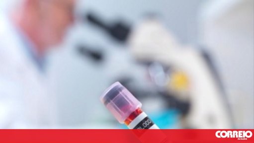 Análise Sanguínea Pode Detetar Doença de Parkinson Anos Antes dos Sintomas