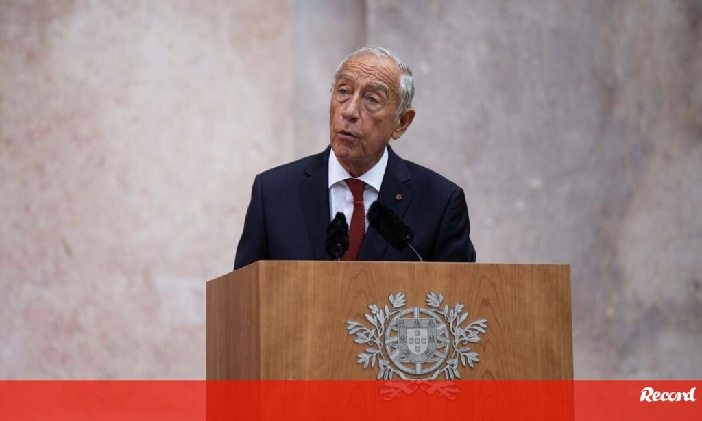 Presidente da República promulga diploma que restringe uso de smartphones nas escolas