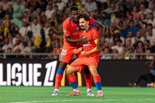 Vitinha assina "hat-trick" pelo PSG e é aclamado como futuro Bola de Ouro