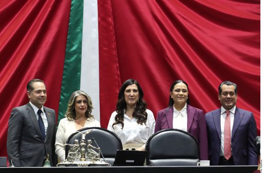 Secretaria de Bienestar defiende política social ante críticas de la oposición en el Congreso