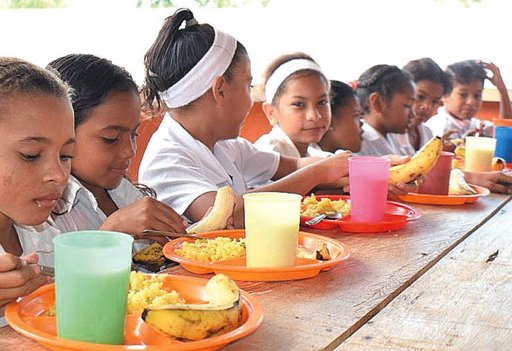 Contraloría alerta que 3,5 millones de estudiantes podrían quedarse sin alimentación escolar por déficit presupuestal