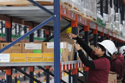 Gobierno de Sheinbaum lanza Farmacias del Bienestar para surtir medicamentos gratuitos