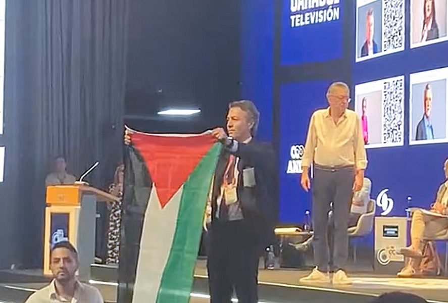 Actos de Daniel Quintero definen un estilo de campaña provocador